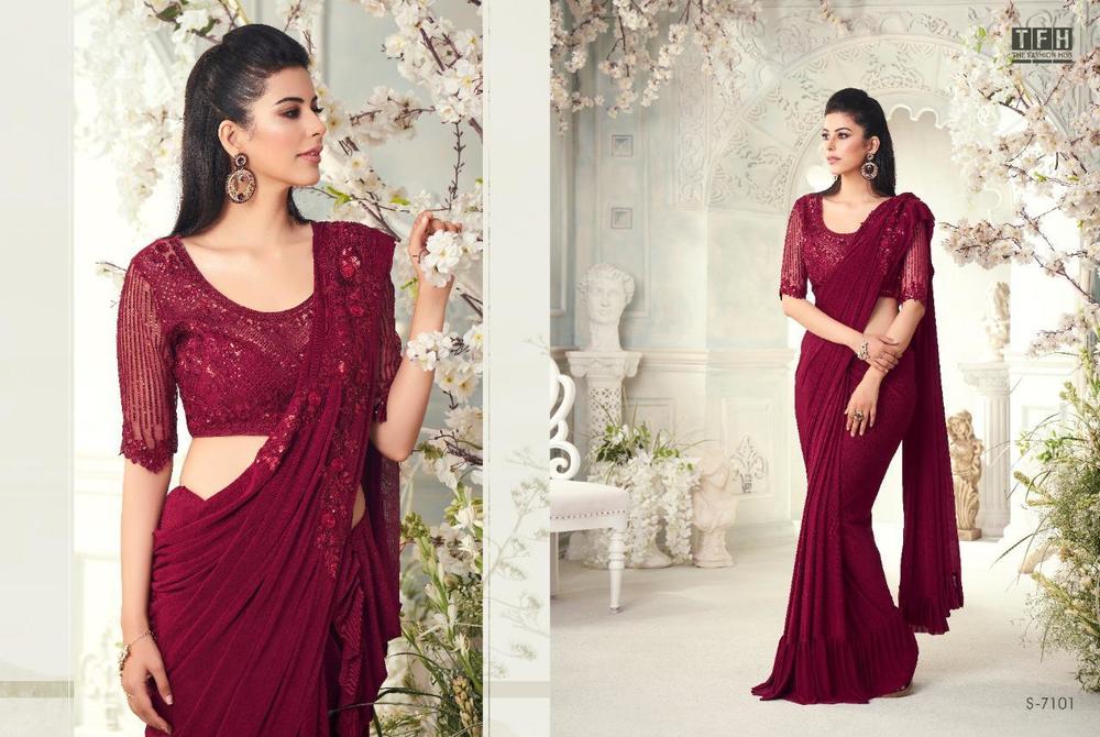 Fashionable Party Wear Saree with Zari Work