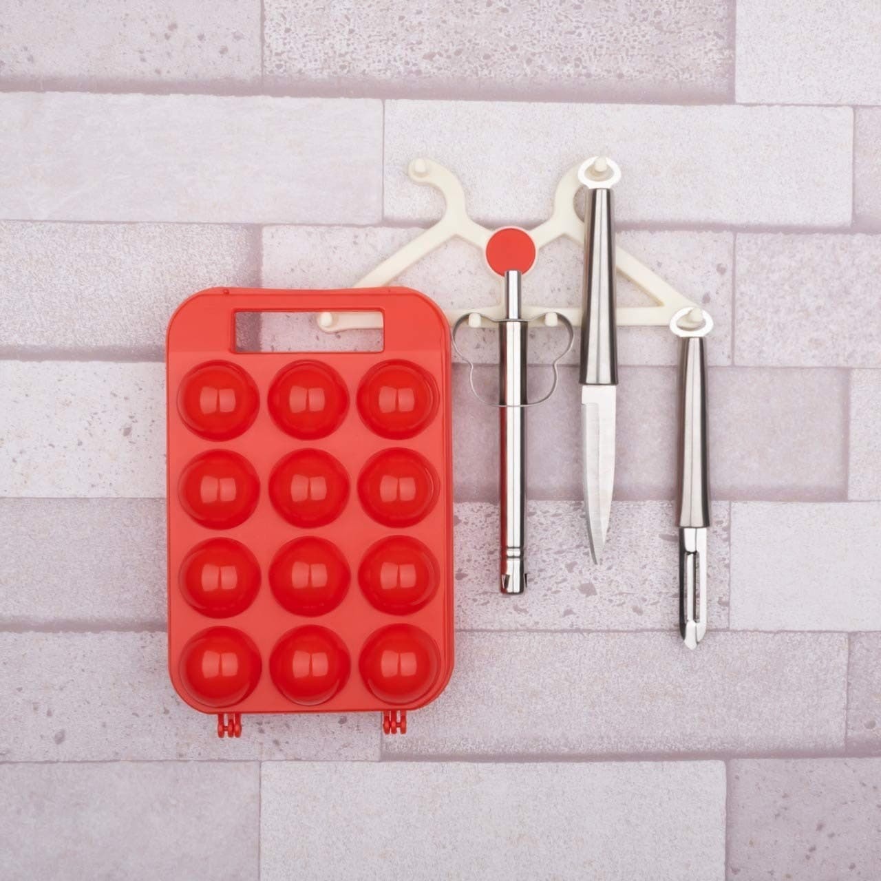 PORTABLE PLASTIC EGG HOLDER