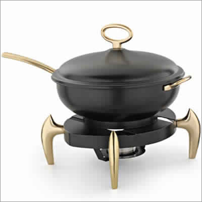 Black Wok Style Chafer With Smart Brass Legs