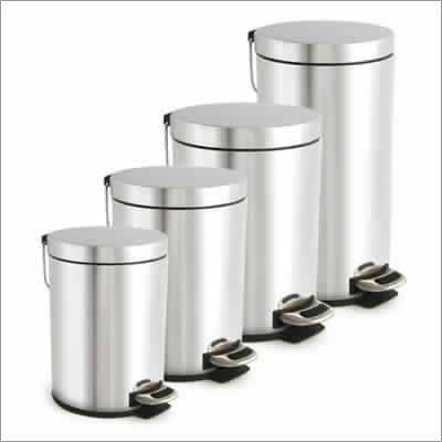 Silver Stainless Steel Plain Pedal Dustbin