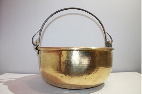 BRASS SMALL ROUND SHAPED WITH HANDLE PLANTER