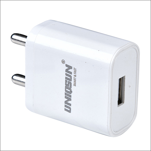 Single USB Charger - Plastic Body, Bar Design - Sleek White Finish for Efficient Power Delivery