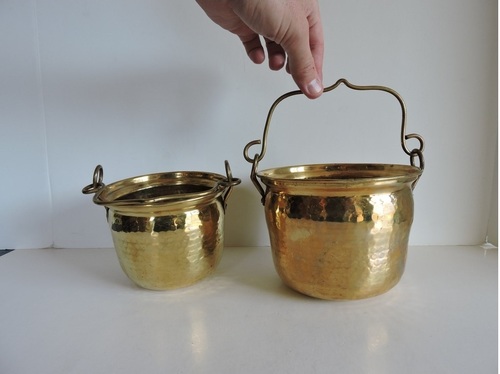 TWO DIFFERENT SIZE OF BRASS NEDW DESIGN PLANTER WITH HANDLE