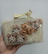 Resin clutch