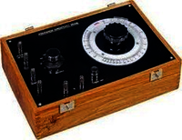 Kohlrausch Conductivity Bridge - Wood & Metal, 25x15x10 Cm, 2 Kg | Â±1% Accuracy, Battery Operated, Range 0-1000 Âµs/cm, Ideal For Educational Labs And Research