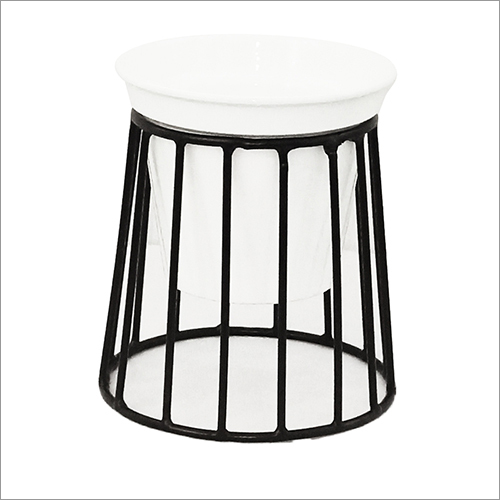 Powder Coated Planter With Raw Tiren Stand