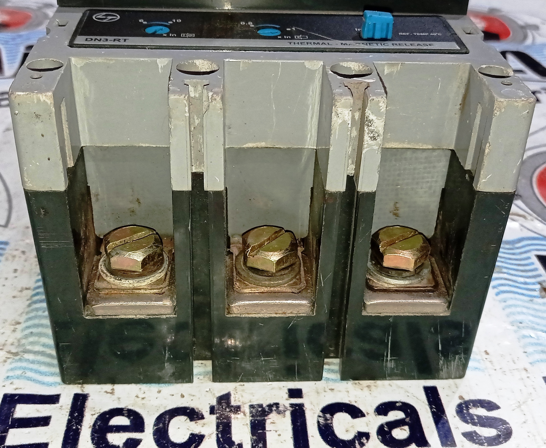 L&T (d sine - DN3-400-M) 320 AMP MCCB