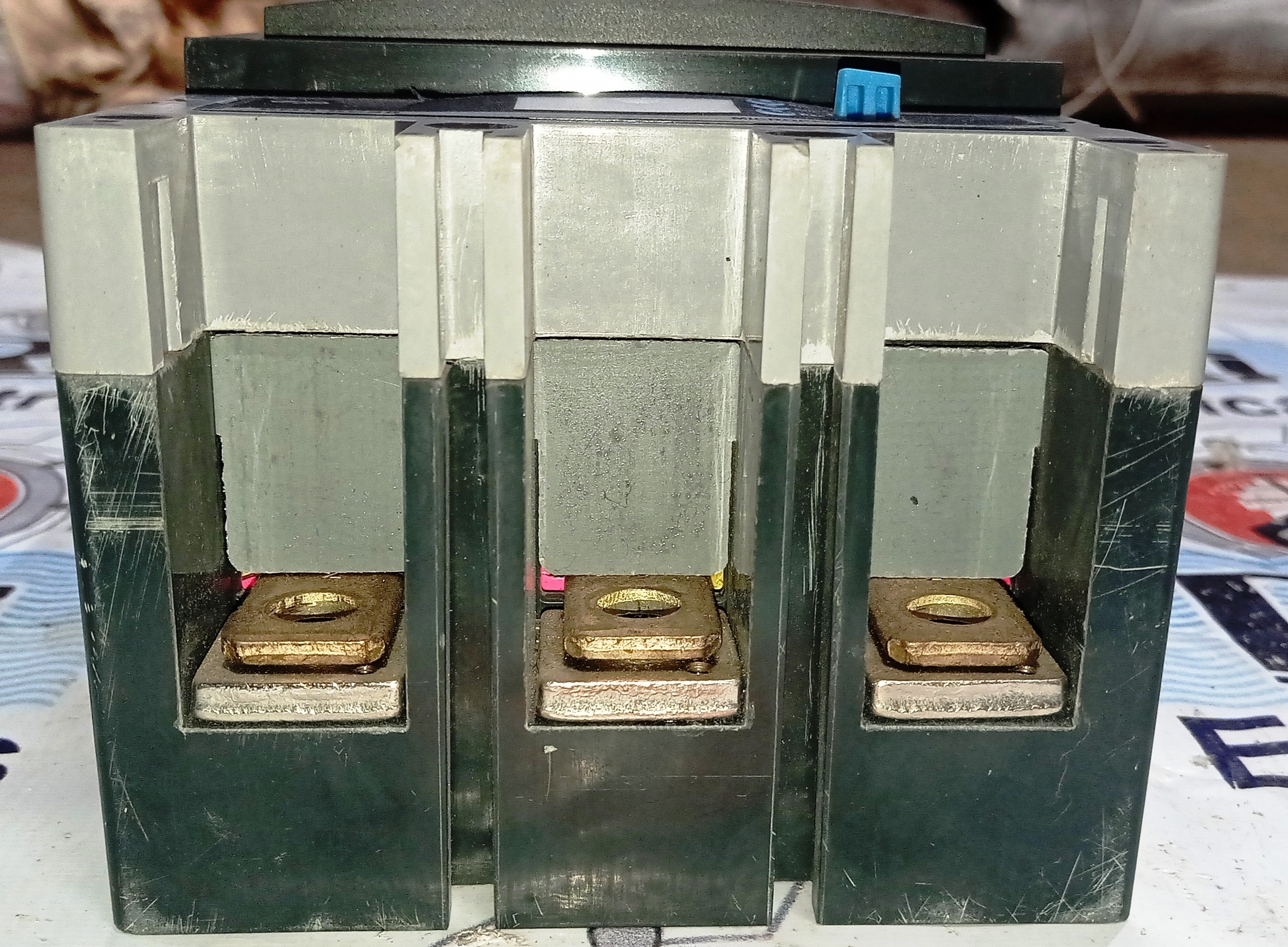 L&T (d sine - DN3-630D) 630 AMP MCCB