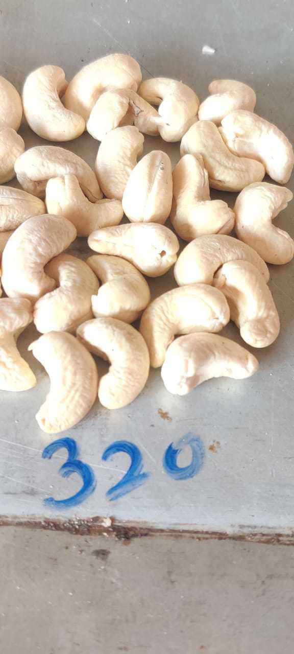 Broken Cashew Nuts