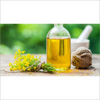 Canola Oil - Canola Seeds, Variable Volume, Yellow Color | Omega 3 Fatty Acids, High Quality, Versatile Use, Healthy Fats, Refined Oil in Glass Bottle