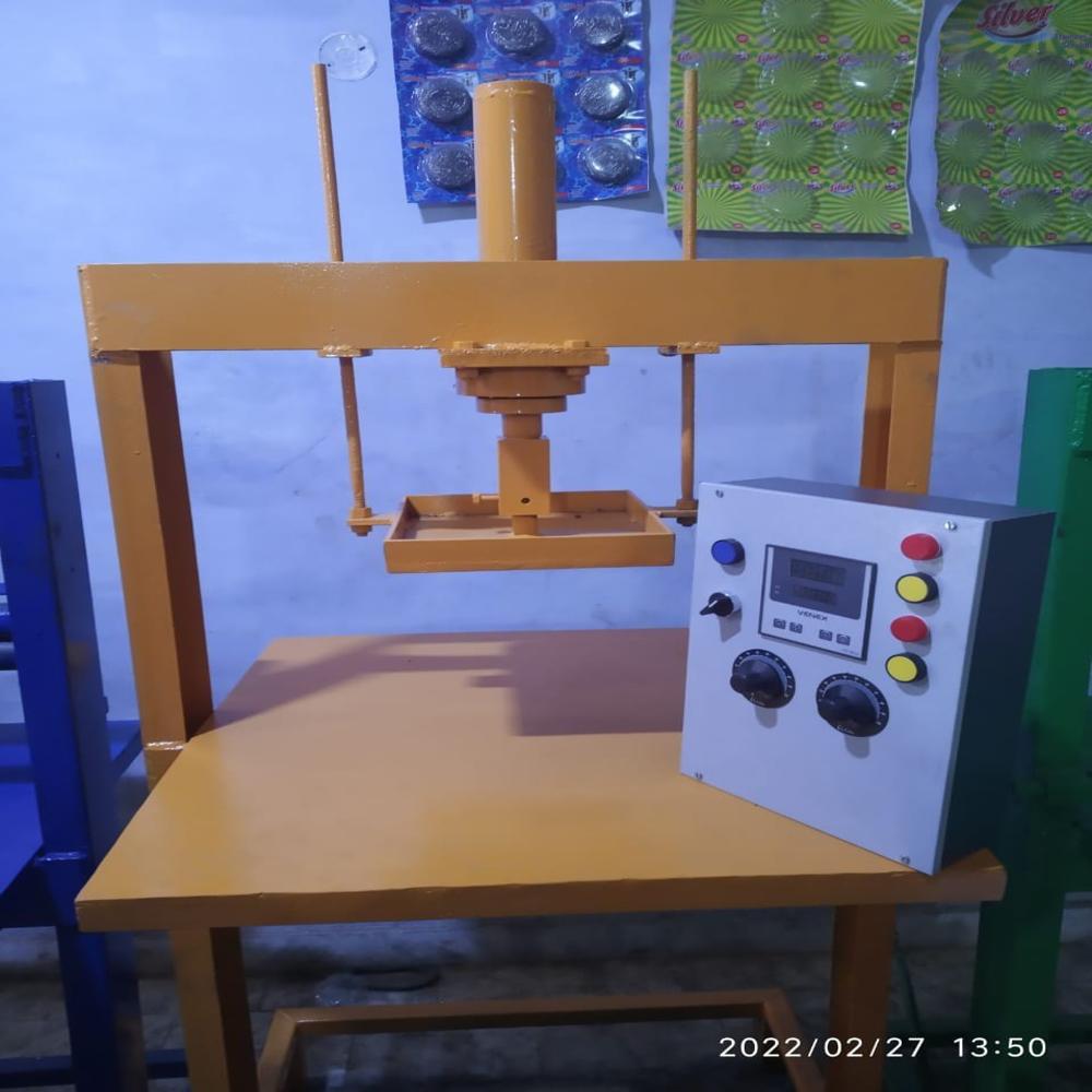 Semi Automatic Slipper Making Machine - Capacity: 200 Pairs Per Hours Pcs/Min