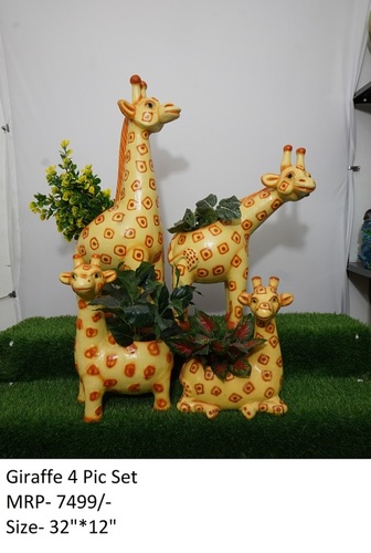Yellow Giraffe 4 Pic Set Pot