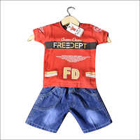 डेनिम शॉर्ट्स सेट के साथ बच्चों की हाफ टी शर्ट