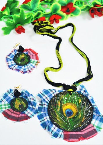 Handicrafts Jewellery,Fabric, Acrylic paint, Cardboard base