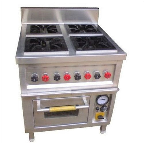 4 Burner Range with Pizza Oven