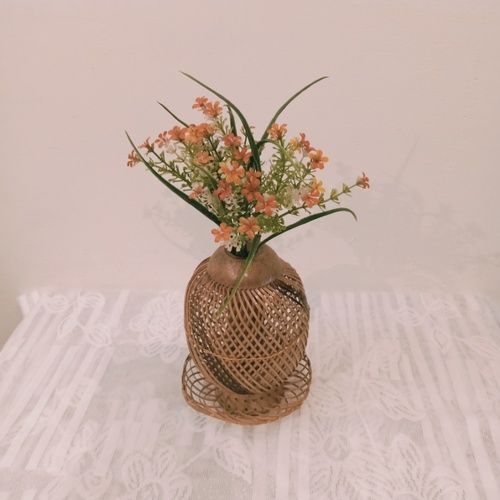 BAMBOO PINEAPPLE LOOK FLOWER VASE