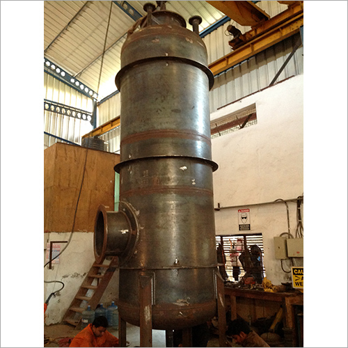 Vertical Chemical Reactor By NEW FAB ENGINEERS