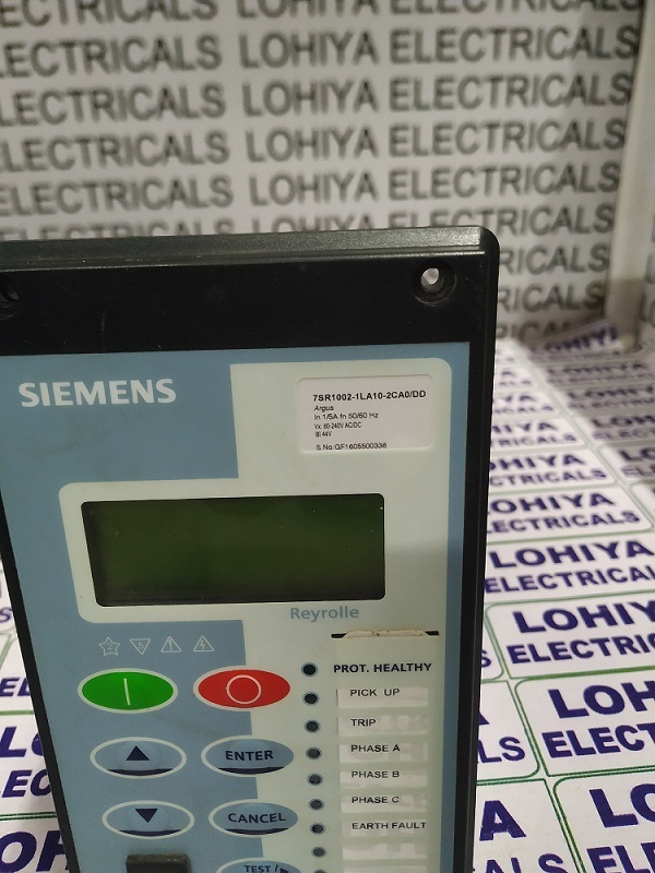 SIEMENS 7SR1002-1LA20-2CA0/DD RELAY