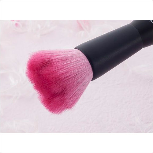 Powder Cheek Brush (Black)