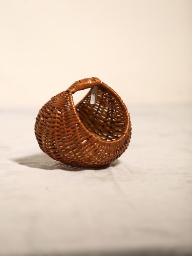 EGG TYPE BASKET(B)