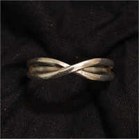 Twisted Ladies Finger Ring