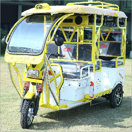 Super Deluxe Battery Operated E Rickshaw