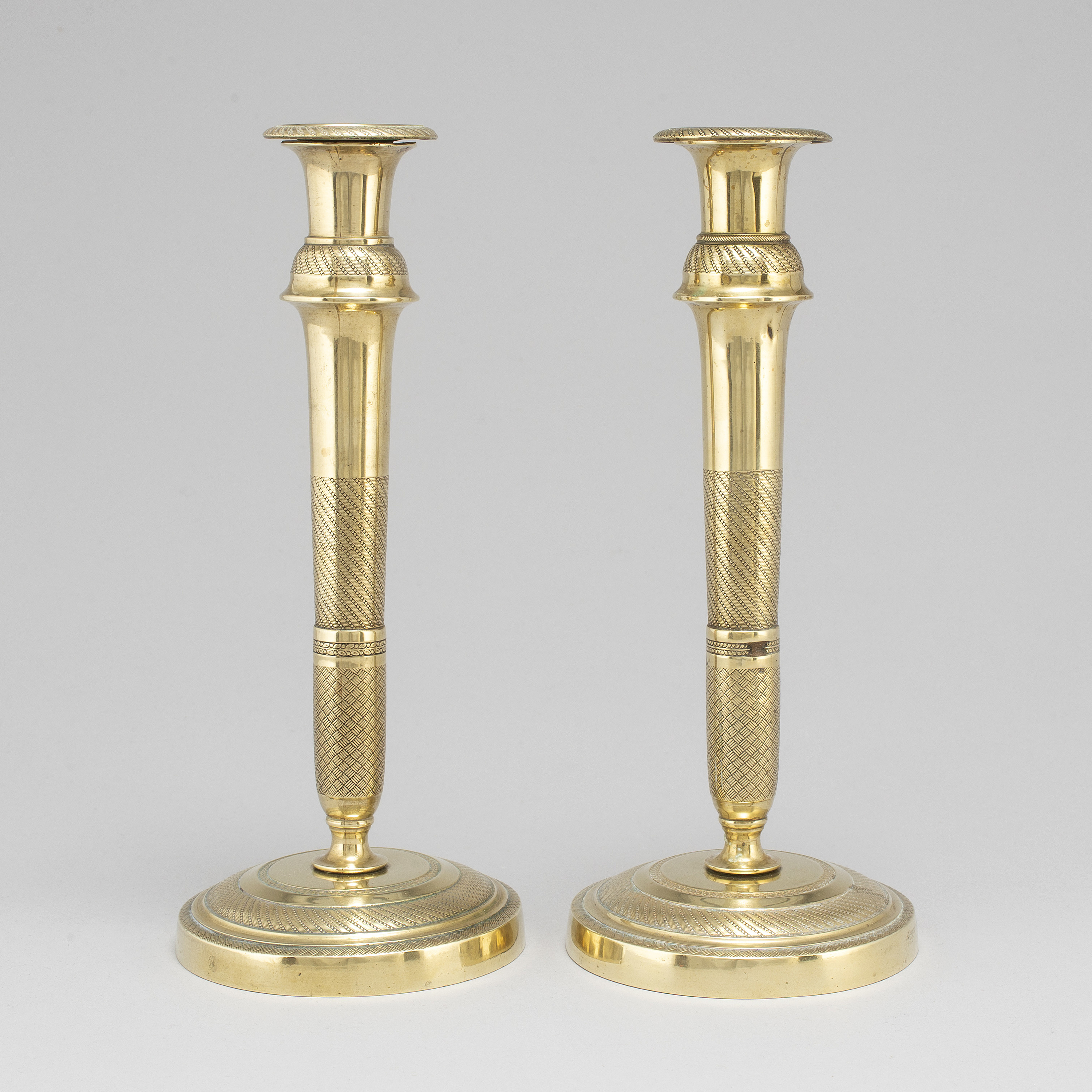 VINTAGE BRASS PILLAR CANDLE HOLDER