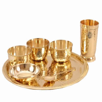 Brass Hammered 7 टुकड़ा Dinner Set Thali Set