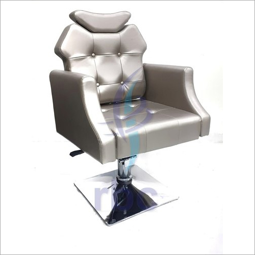 Black Beauty Parlour Hydraulic Chair