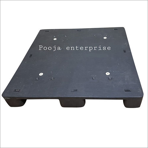 Plain Top Plastic Pallet - Color: Black