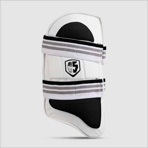 White Single Thigh Guard
