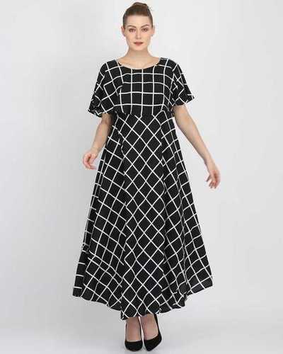 Ladies Black Color Short Sleeve Floral Dress