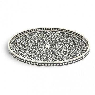 Black and White Mop Round Shape Tray