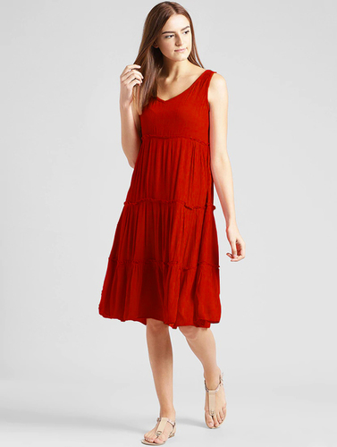 Ladies Red Color Sleeveless Dress
