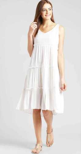 Ladies White Color Sleeveless Dress