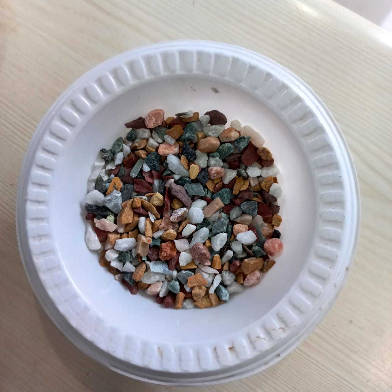 diffrent color natural crushed shape 3-6 mm water washed marble aggregate stone chips for terrazzo floor and epoy floring landscaping application used