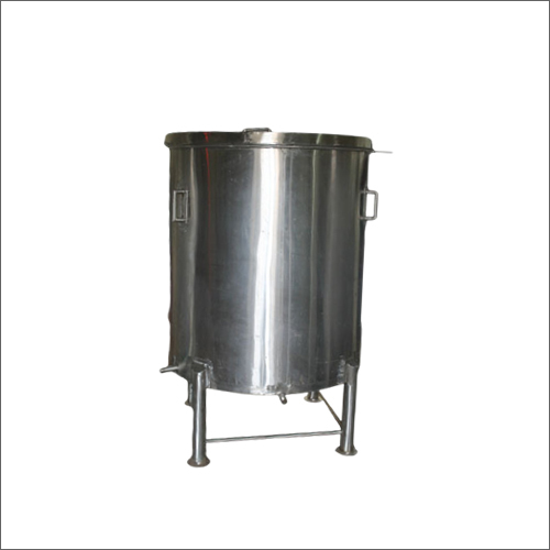 Moc Ss304 100 Ltr Capacity Movable Tank Application: Industrial