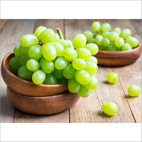 Green Grapes - Fresh Organic Green Grapes, Sweet Taste, Natural Size, Ideal for Juice Extraction