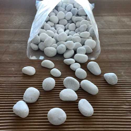 Pure white marble dolomite burnt pebbles stones and dolomite white pebbles stone tumble marble rocks / round stone