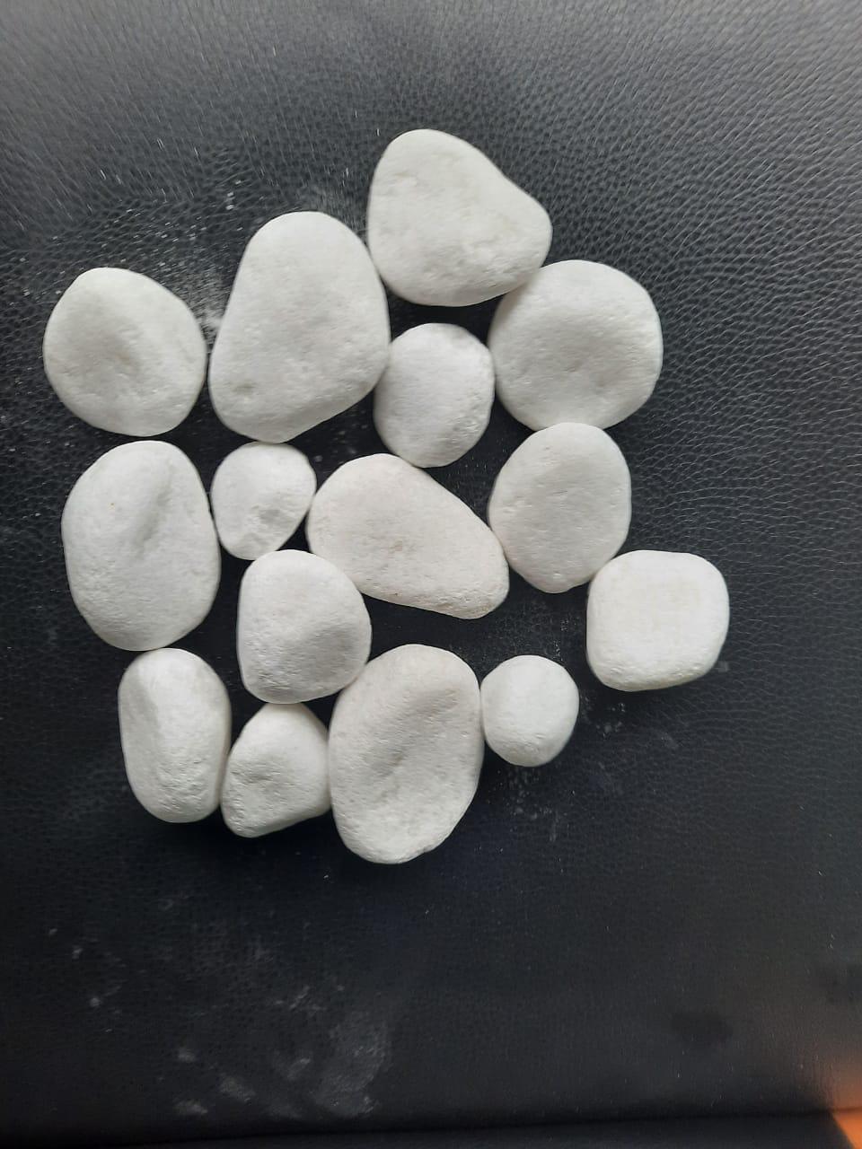 Pure white marble burnt round pebbles stones and dolomite pebbles stone tumble marble rocks