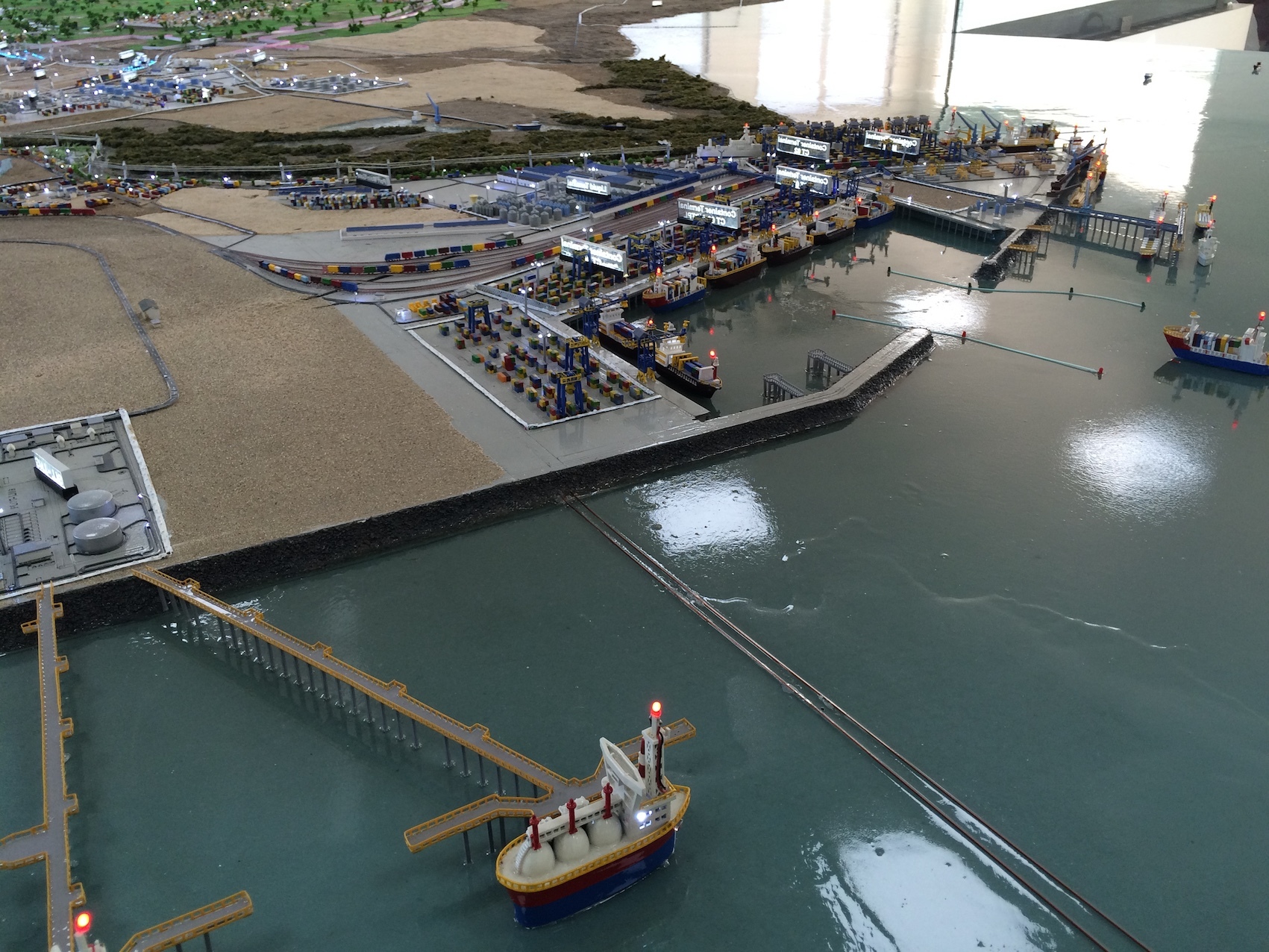 Physical Model of Sea Port