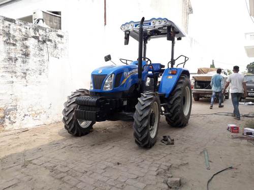 New Holland Tractor Fibre Hood - Material: Fiber
