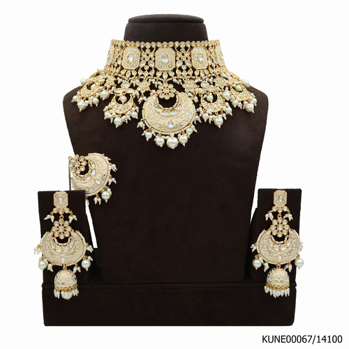 Kundan Necklace Set With Maang Tikka
