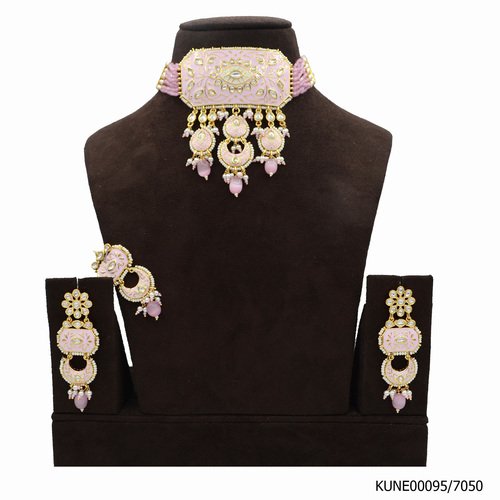 Kundan Necklace Choker With Mang Tikka And Light Pink Beads, Meenakari Work