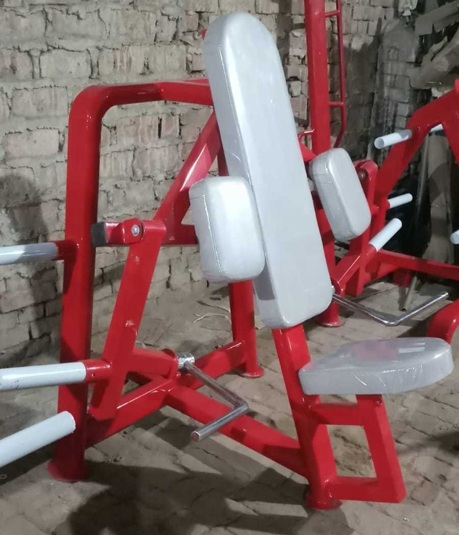 Plate Loaded Biceps Curl Machine