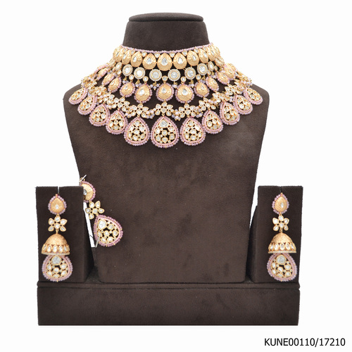 Kundan Necklace Set With Maang Tikka And Meen work
