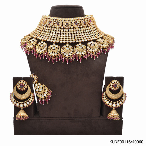 Kundan Necklace Set With Maang Tikka