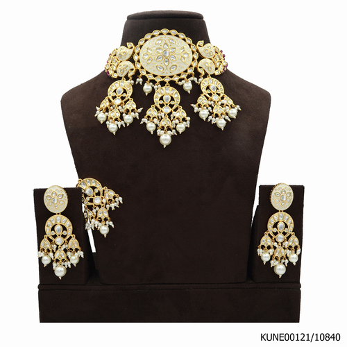 Kundan Necklace Set With Touch Of Ivory Mina And Maang Tikka