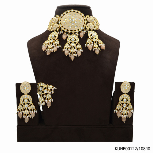 Kundan Necklace Set With Touch Of Ivory Mina And Maang Tikka