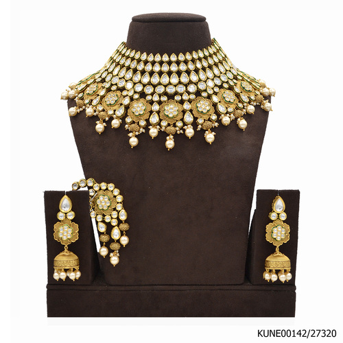Kundan Necklace Set With Maang Tikka